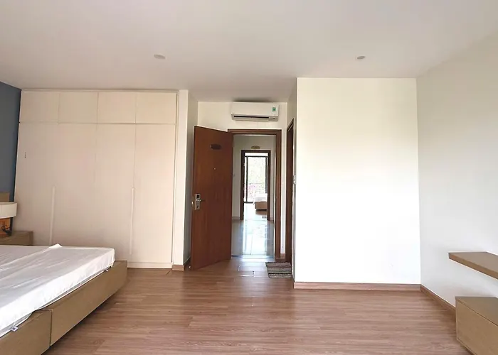 5 Bedroom Royal Lotus Bay * Ha Long